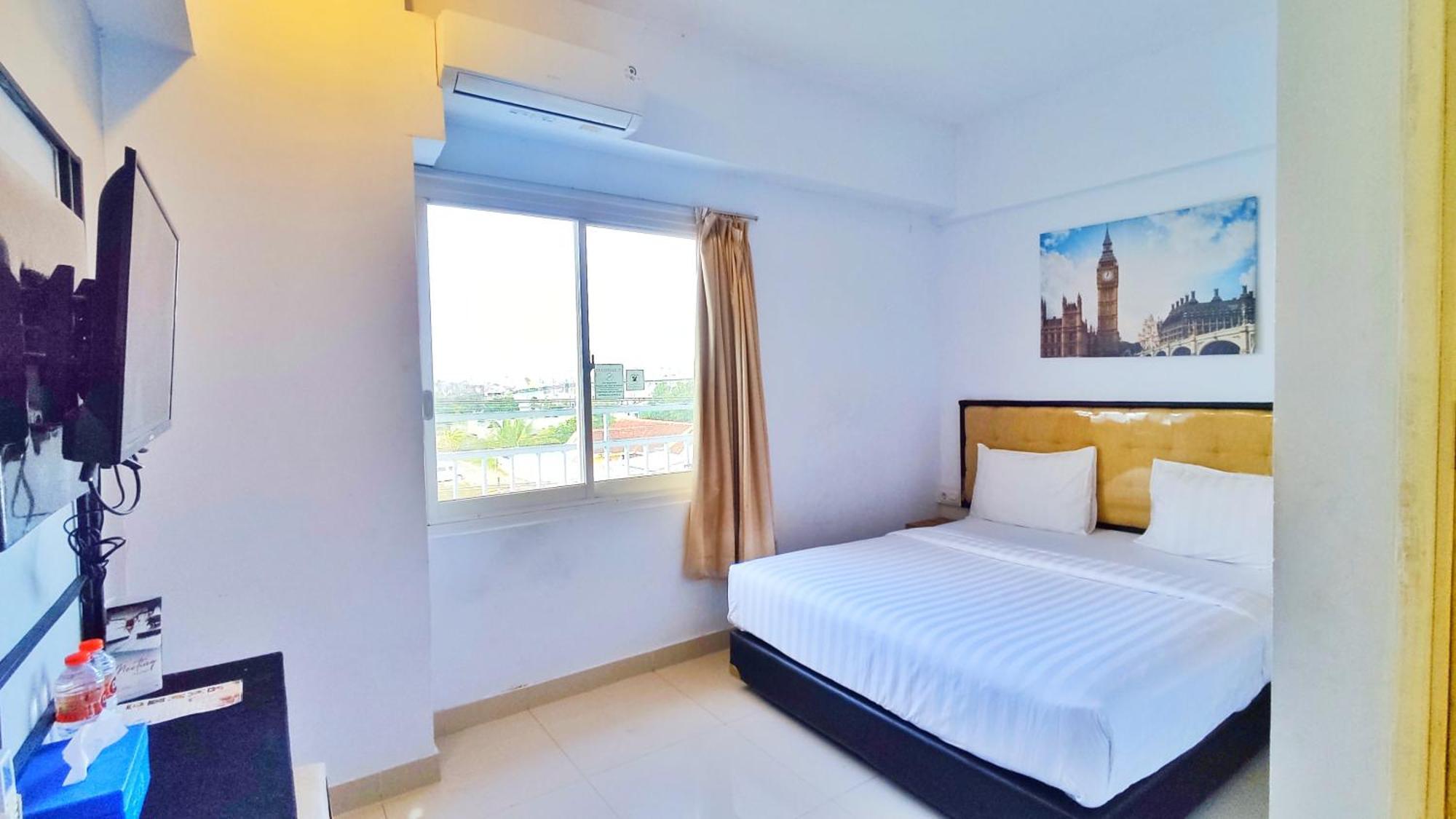 Tuban  Votel Hotel Charis Tuban מראה חיצוני תמונה