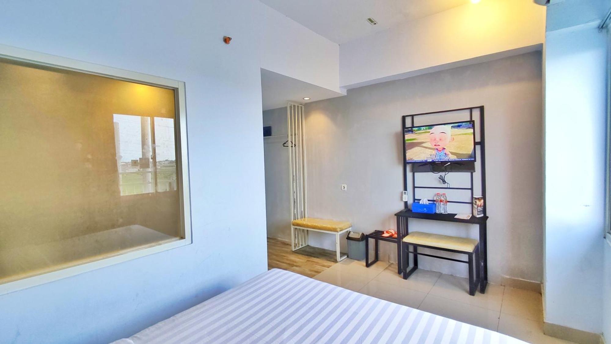 Tuban  Votel Hotel Charis Tuban מראה חיצוני תמונה