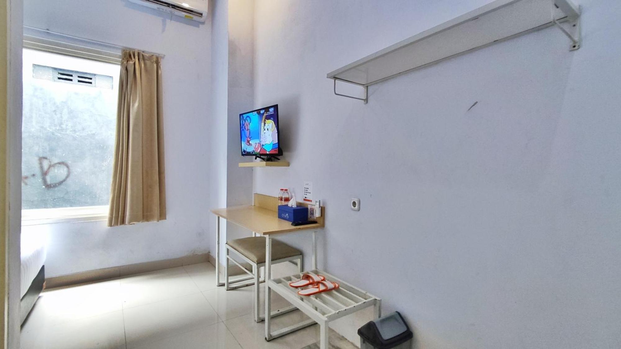 Tuban  Votel Hotel Charis Tuban מראה חיצוני תמונה