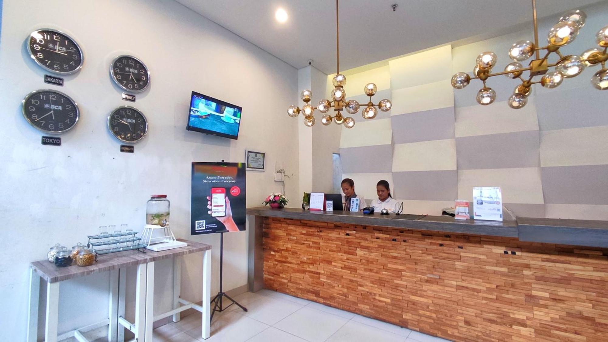 Tuban  Votel Hotel Charis Tuban מראה חיצוני תמונה