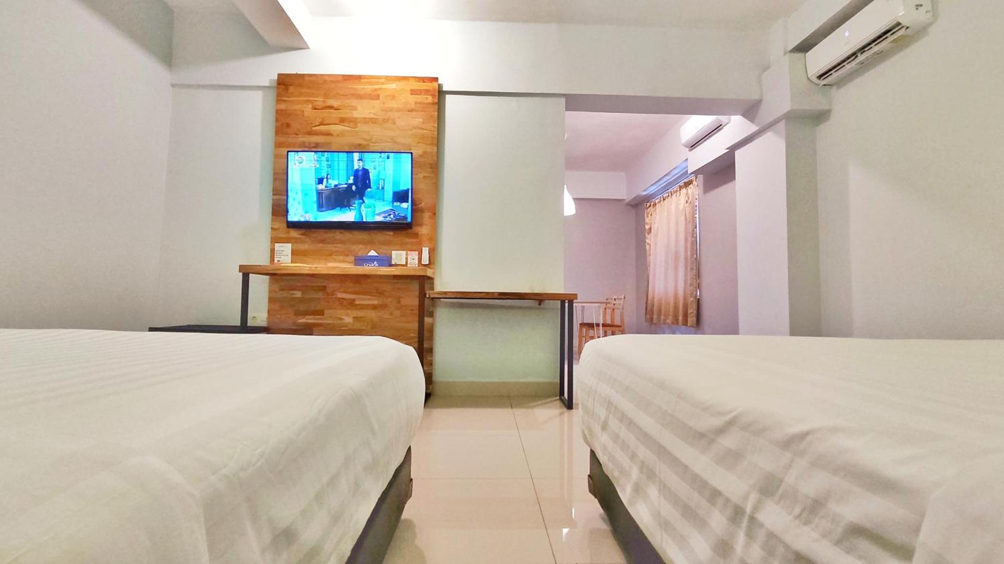 Tuban  Votel Hotel Charis Tuban מראה חיצוני תמונה