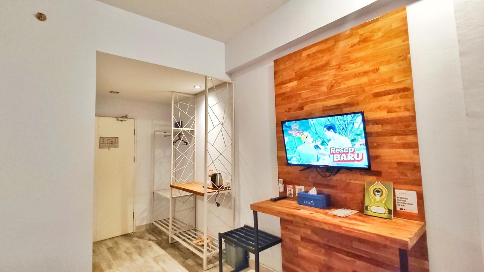 Tuban  Votel Hotel Charis Tuban מראה חיצוני תמונה