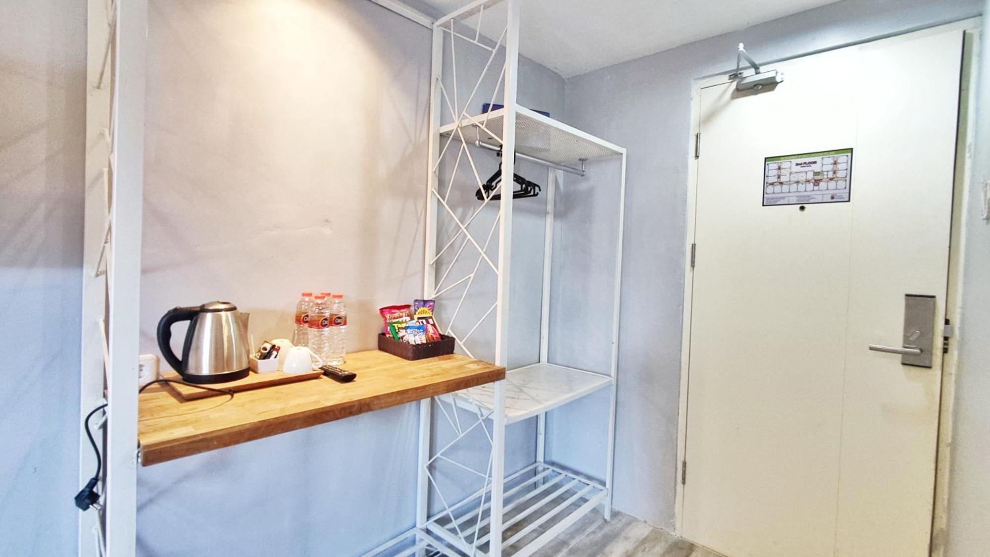 Tuban  Votel Hotel Charis Tuban מראה חיצוני תמונה