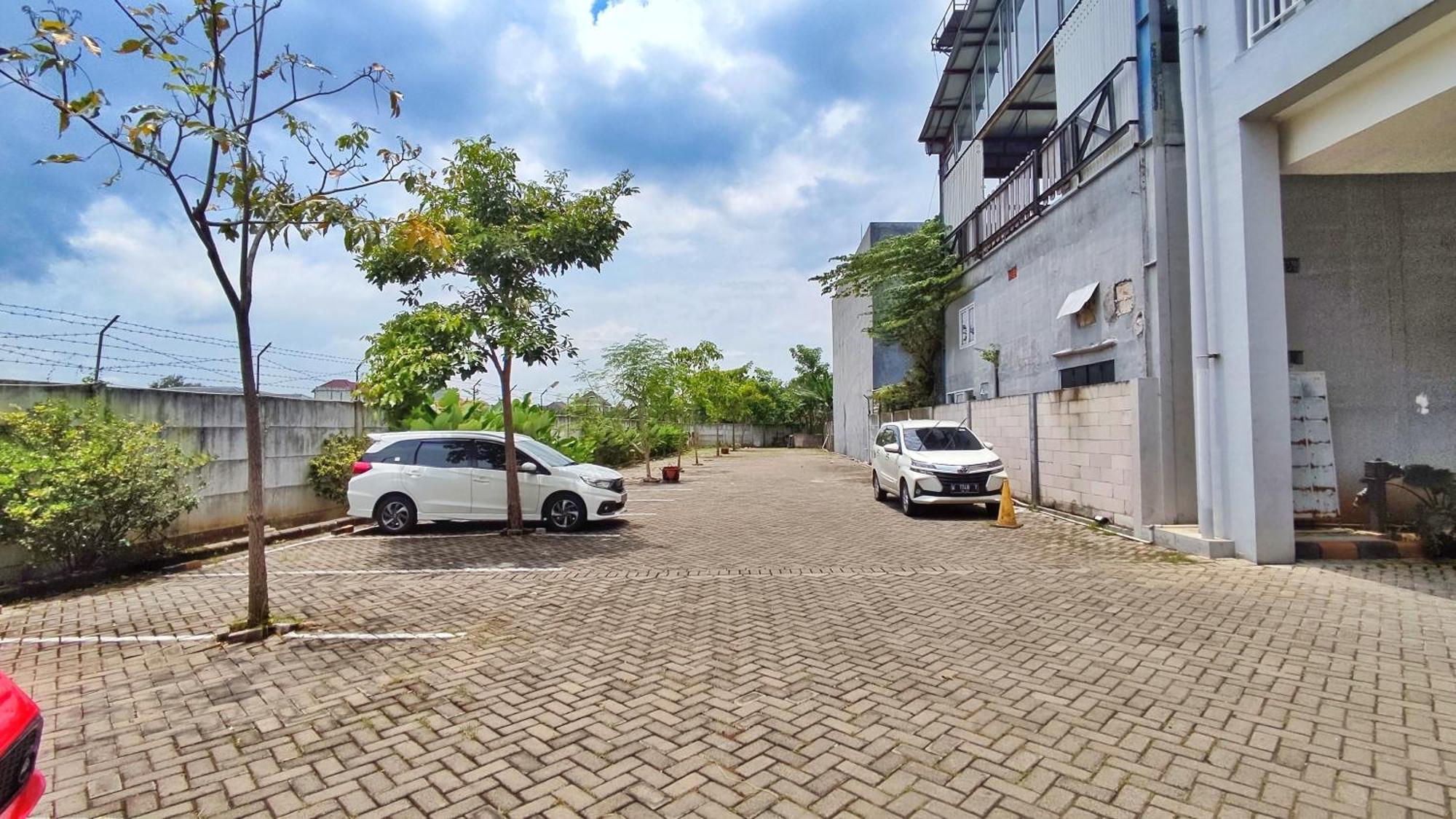 Tuban  Votel Hotel Charis Tuban מראה חיצוני תמונה