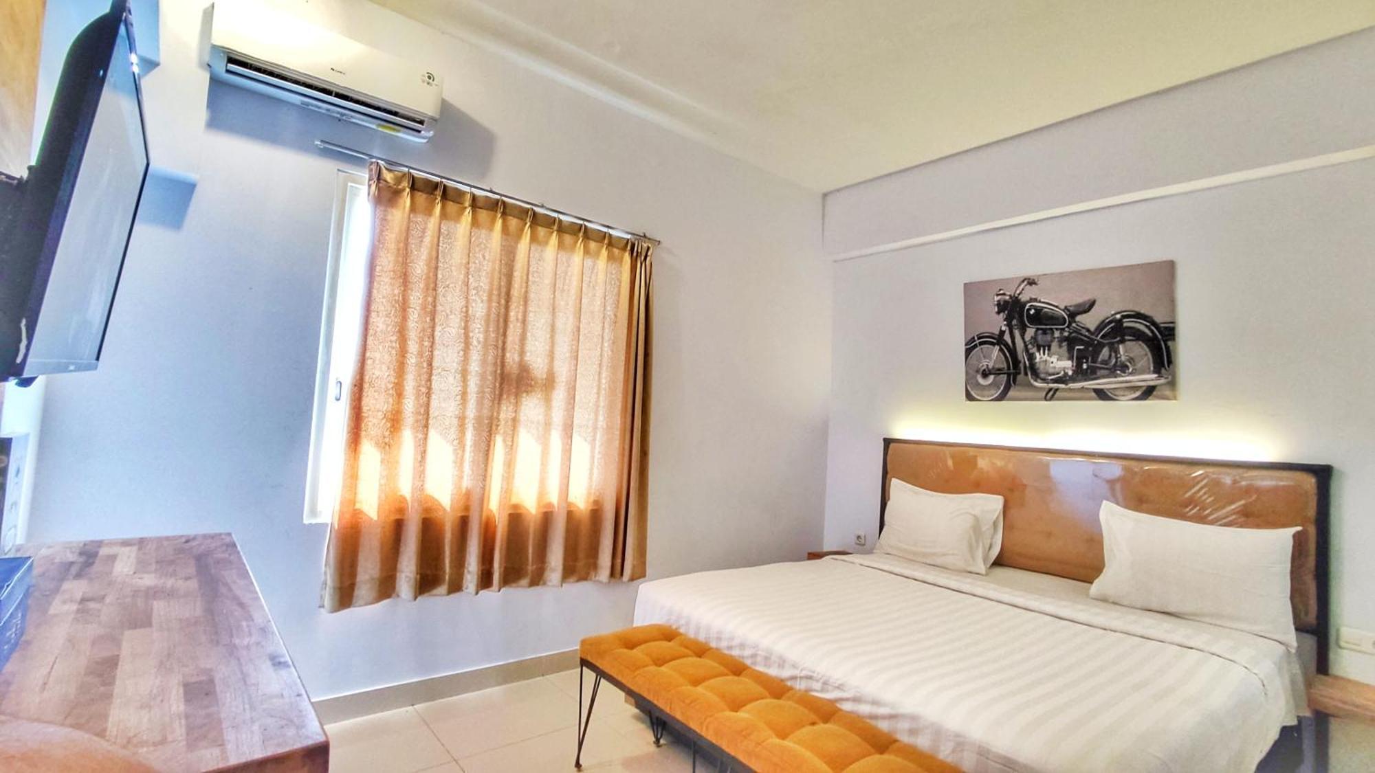 Tuban  Votel Hotel Charis Tuban מראה חיצוני תמונה