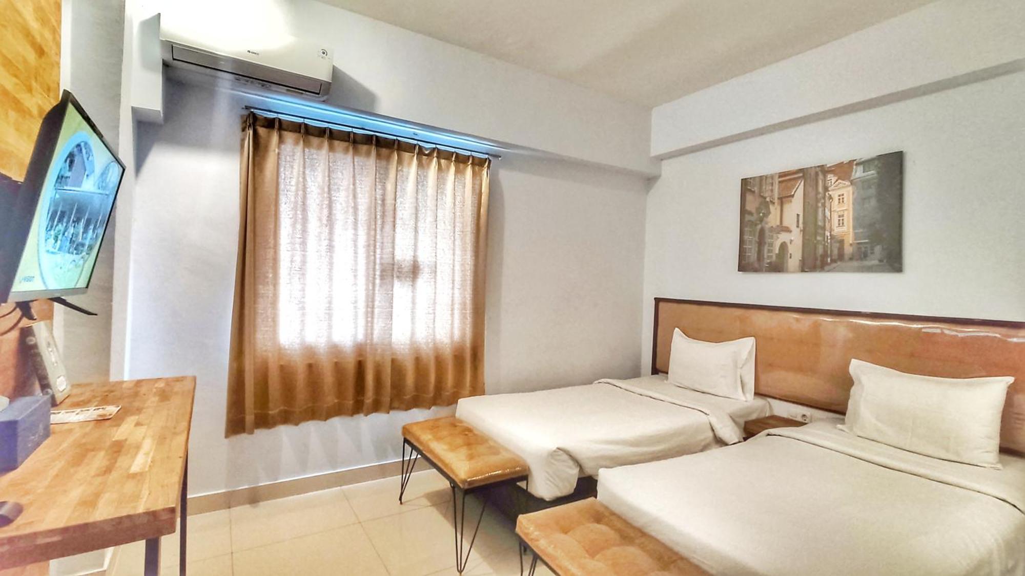 Tuban  Votel Hotel Charis Tuban מראה חיצוני תמונה